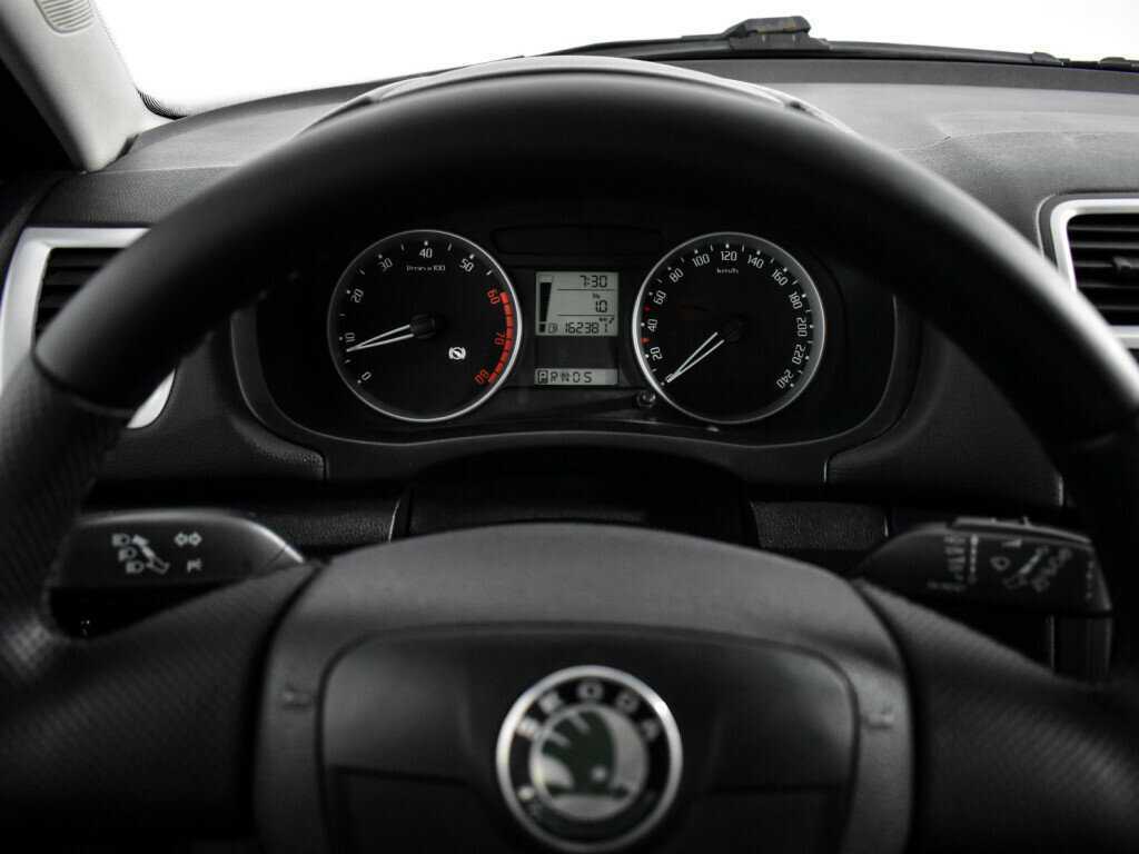 Skoda Fabia с пробегом — 2009 год. Фото: #16