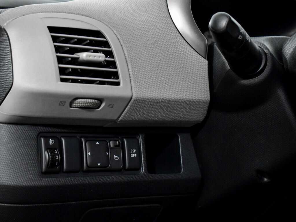 Nissan Micra с пробегом — 2008 год. Фото: #9