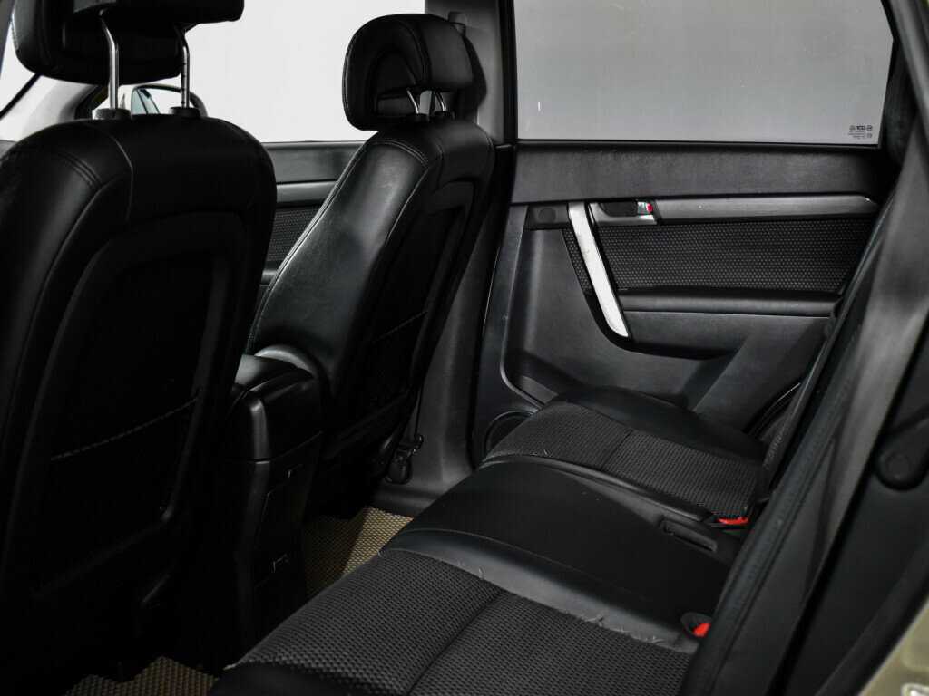 Chevrolet Captiva с пробегом — 2008 год. Фото: #9