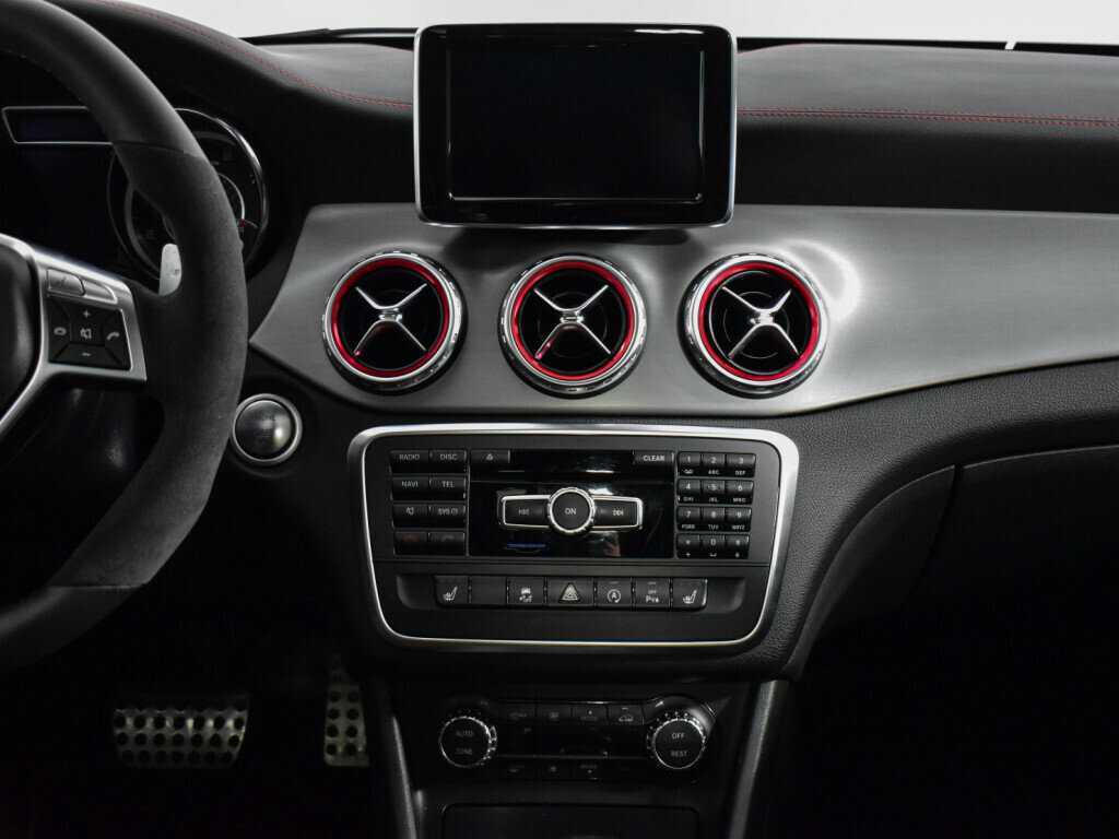 Mercedes-Benz GLA AMG с пробегом — 2015 год. Фото: #18