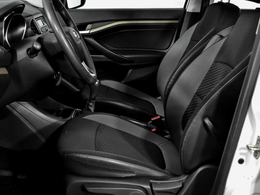 Lada (ВАЗ) Vesta с пробегом — 2016 год. Фото: #10