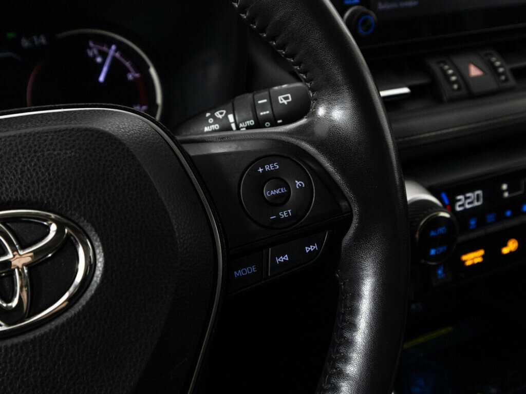 Toyota RAV4 с пробегом — 2020 год. Фото: #19