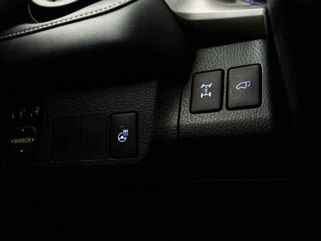 Toyota RAV4 с пробегом — 2017 год. Фото: #18