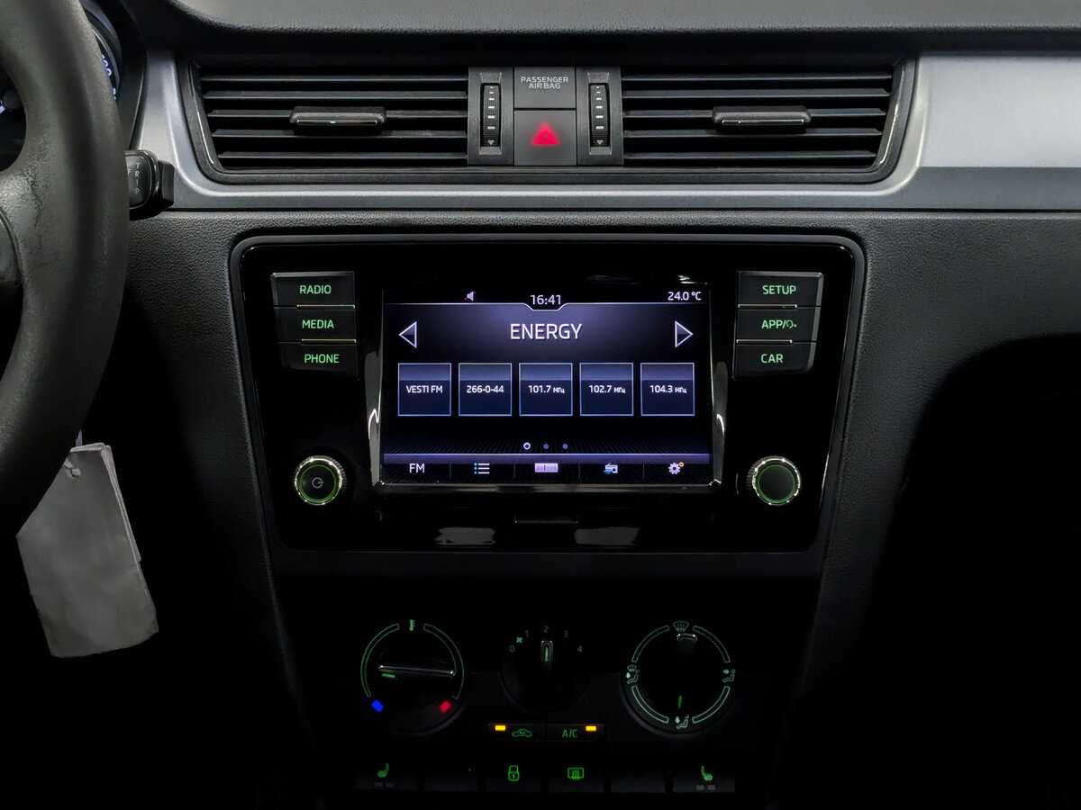 Skoda Rapid с пробегом — 2017 год. Фото: #14