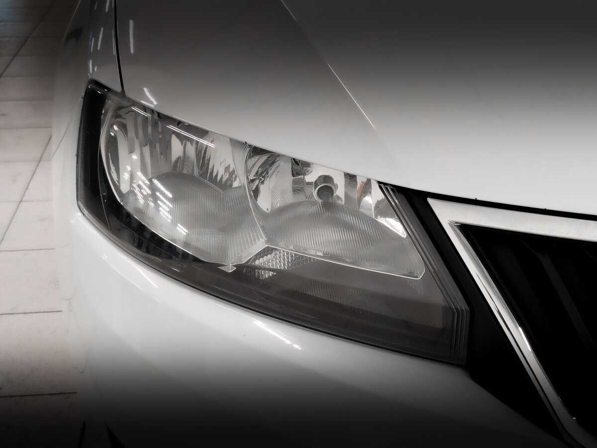 Skoda Rapid с пробегом — 2017 год. Фото: #15