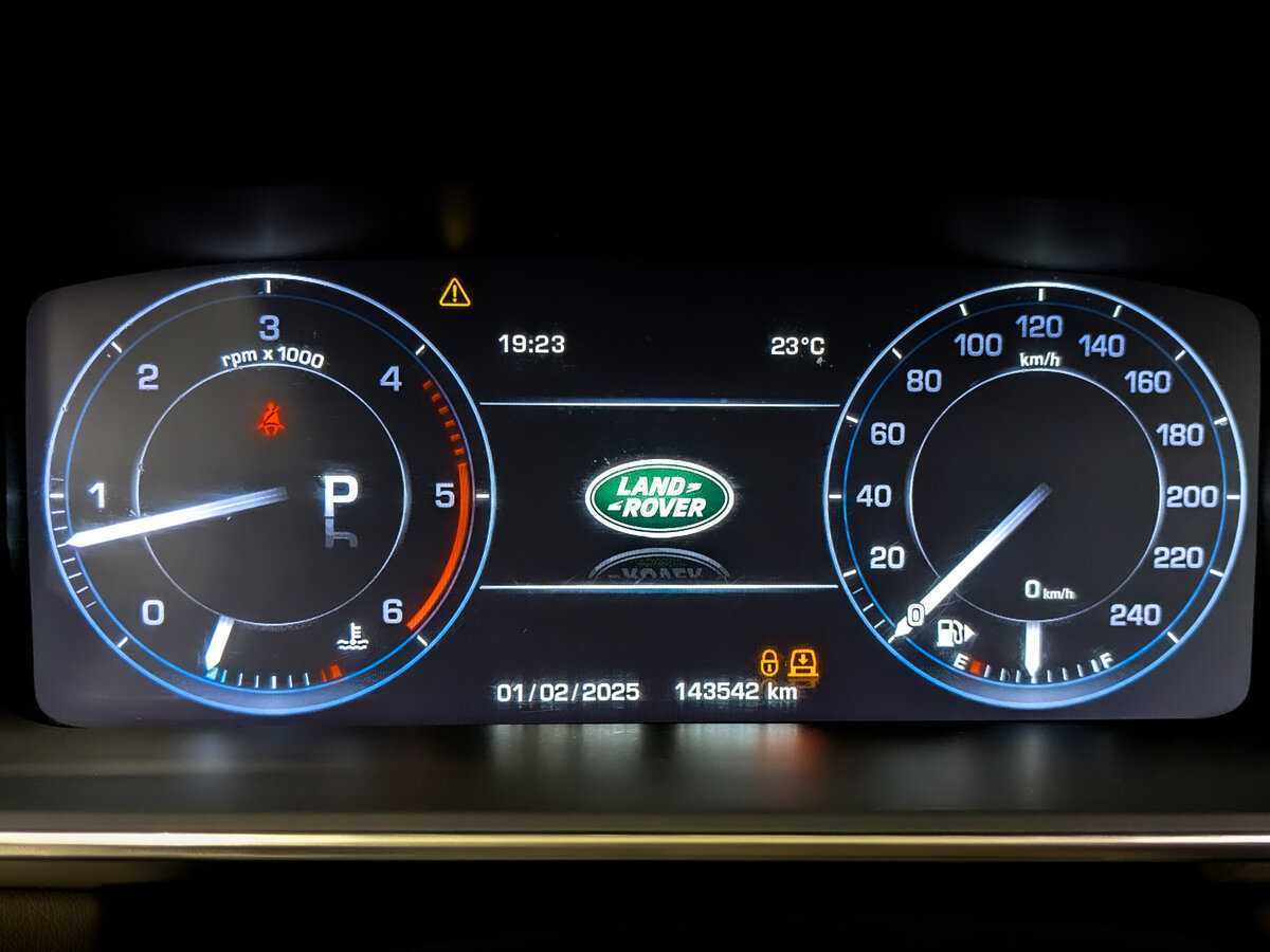 Land Rover Range Rover с пробегом — 2014 год. Фото: #12