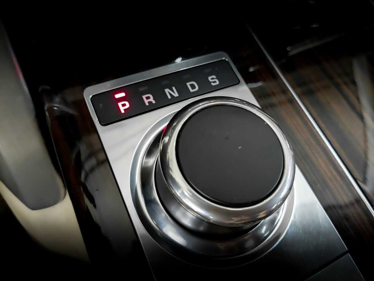 Land Rover Range Rover с пробегом — 2014 год. Фото: #25