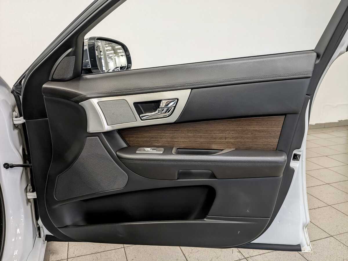 Jaguar XF с пробегом — 2014 год. Фото: #23