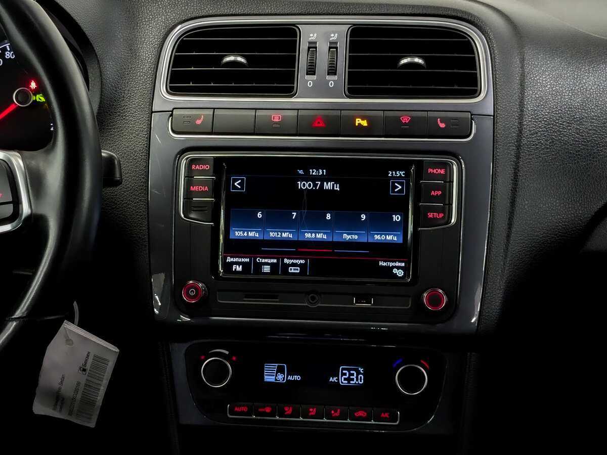 Volkswagen Polo с пробегом — 2018 год. Фото: #14