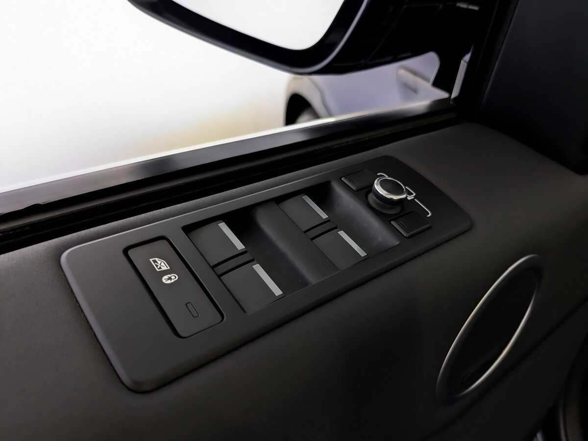 Land Rover Discovery с пробегом — 2019 год. Фото: #20