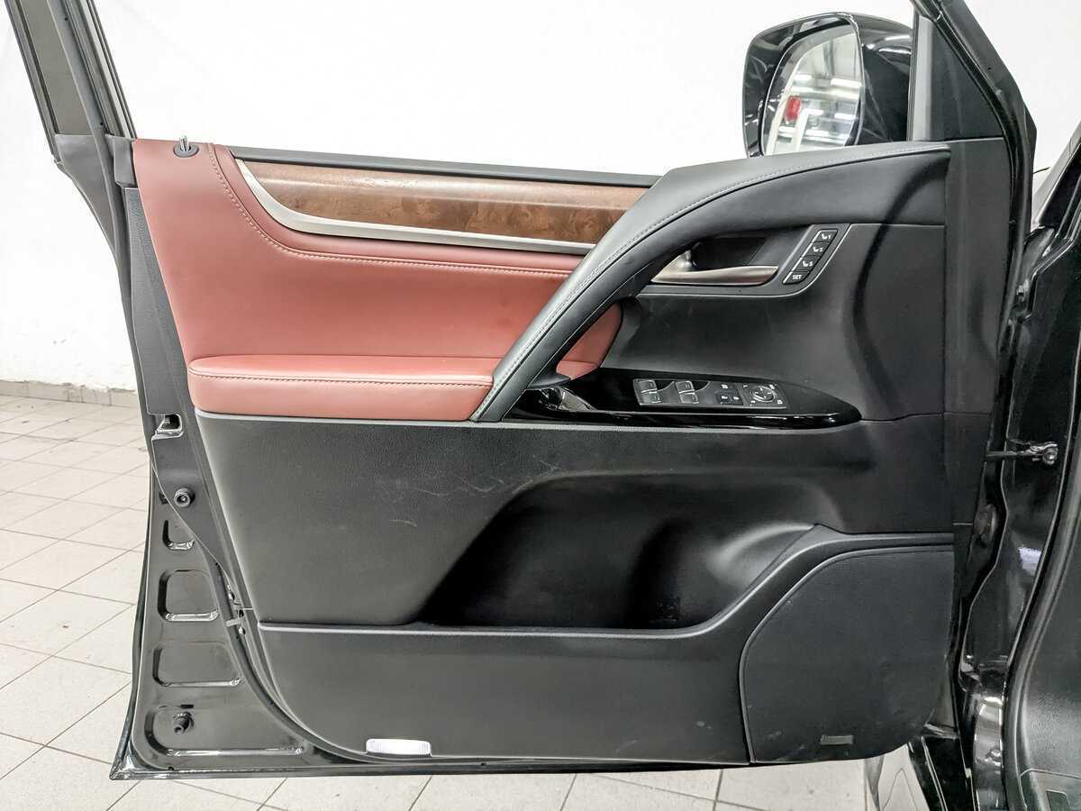 Lexus LX с пробегом — 2017 год. Фото: #18