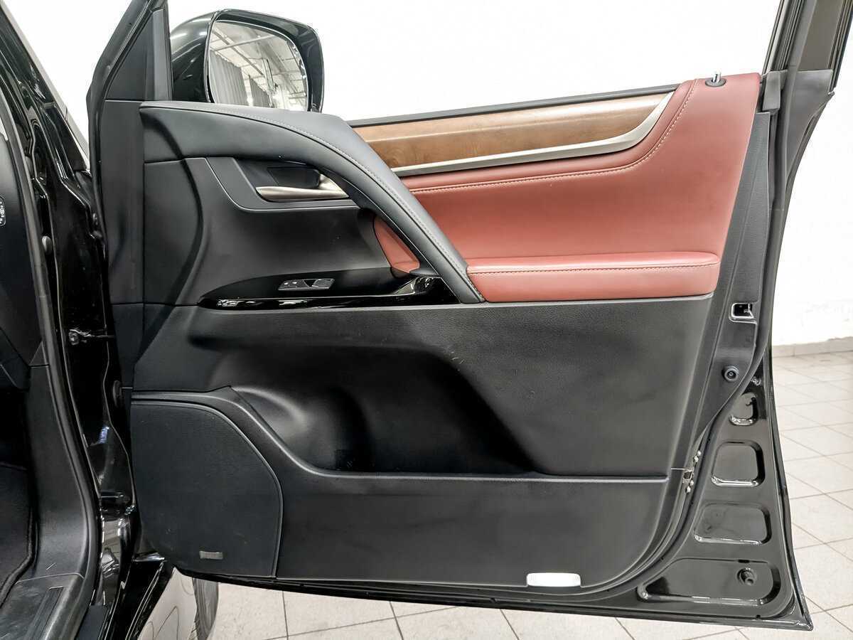 Lexus LX с пробегом — 2017 год. Фото: #24