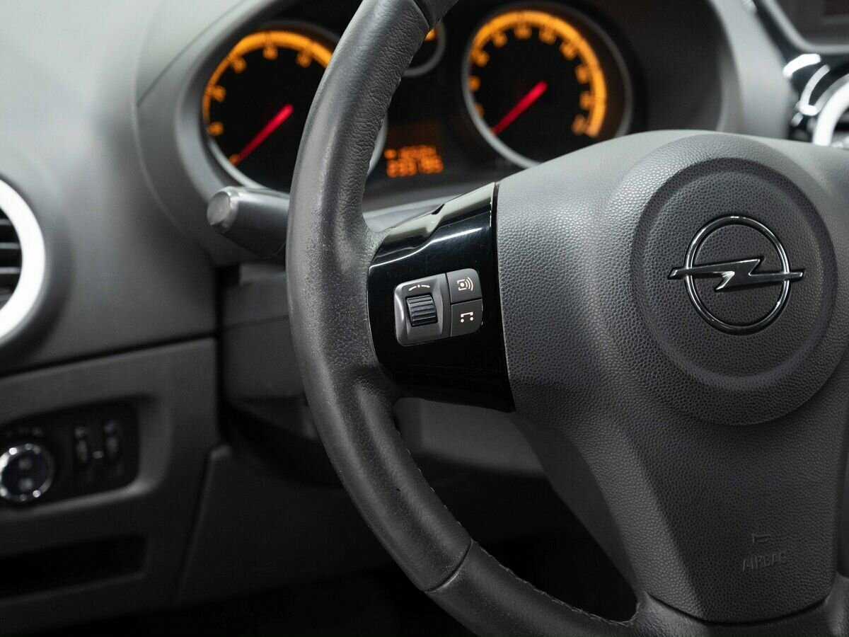 Opel Corsa с пробегом — 2010 год. Фото: #13
