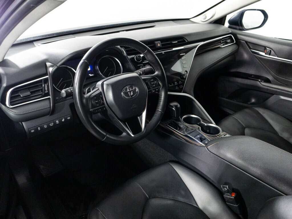 Toyota Camry с пробегом — 2020 год. Фото: #9