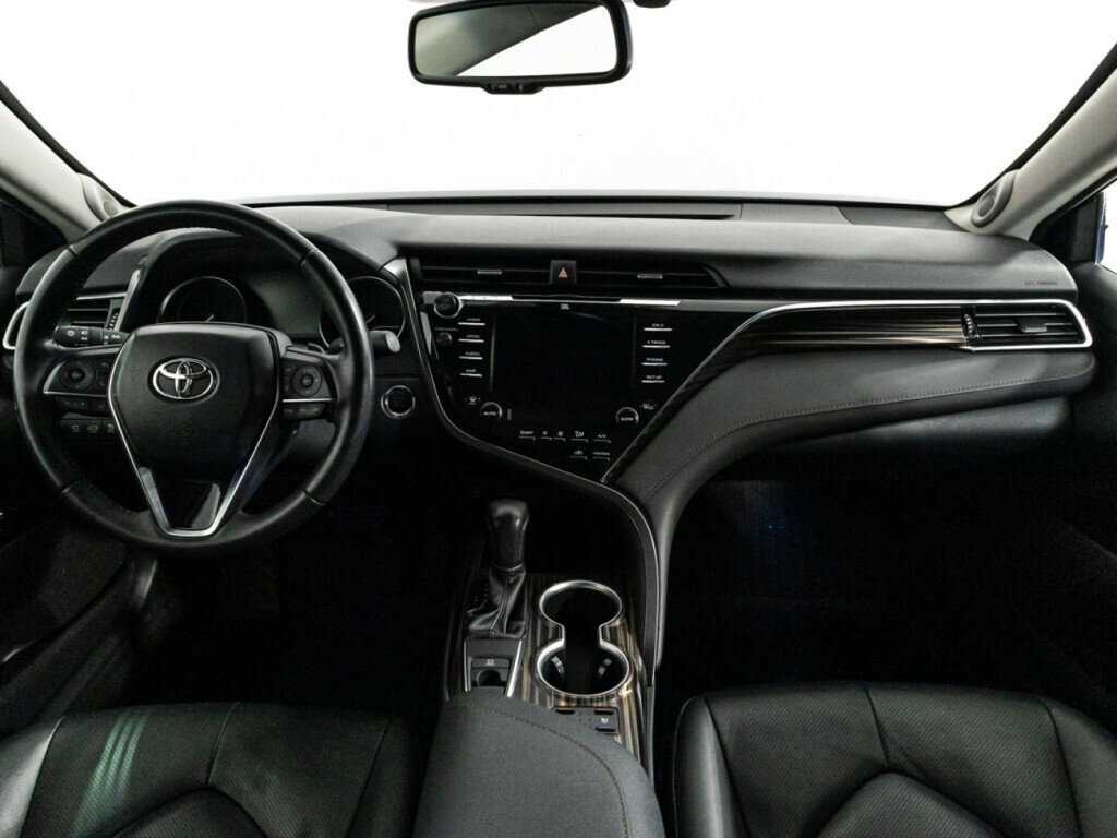 Toyota Camry с пробегом — 2020 год. Фото: #11