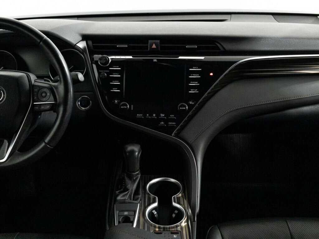 Toyota Camry с пробегом — 2020 год. Фото: #12