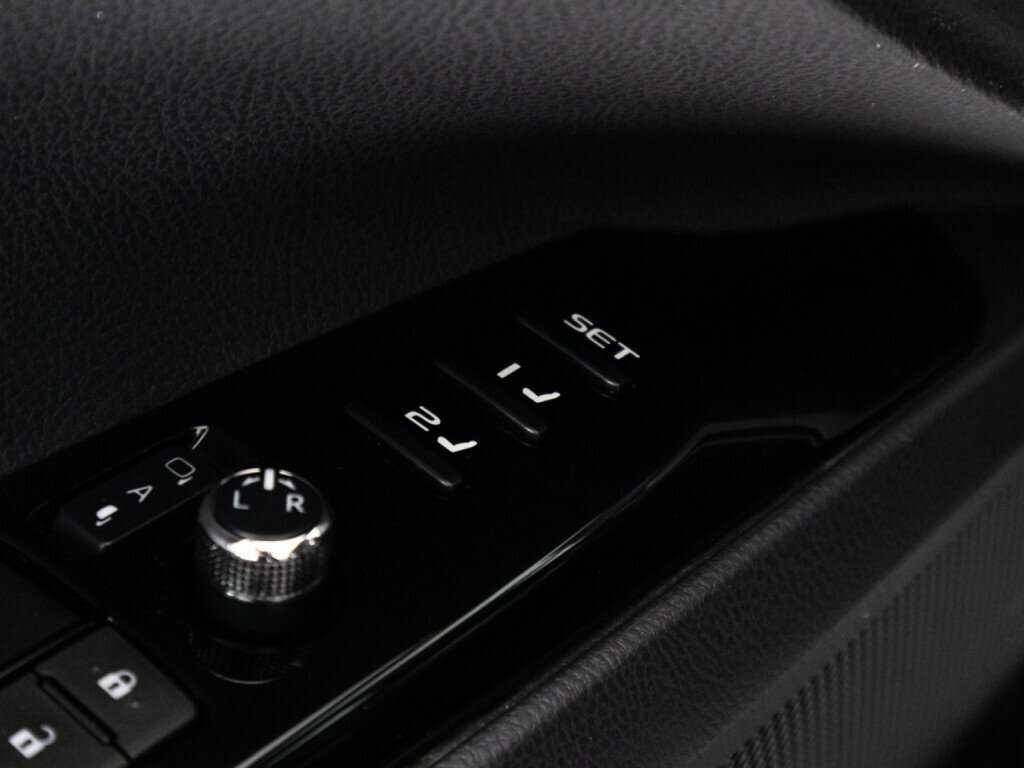 Toyota Camry с пробегом — 2020 год. Фото: #14