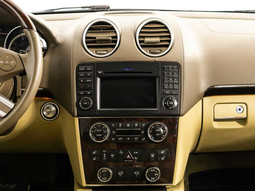 Mercedes-Benz GL-Класс с пробегом — 2010 год. Фото: #13