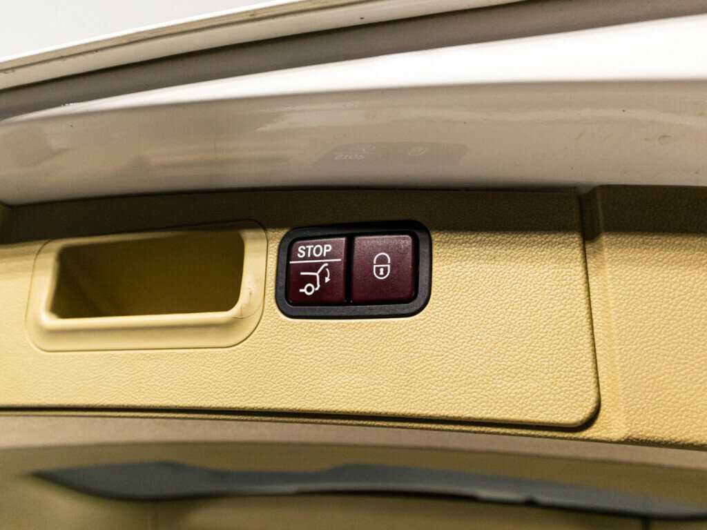 Mercedes-Benz GL-Класс с пробегом — 2010 год. Фото: #15