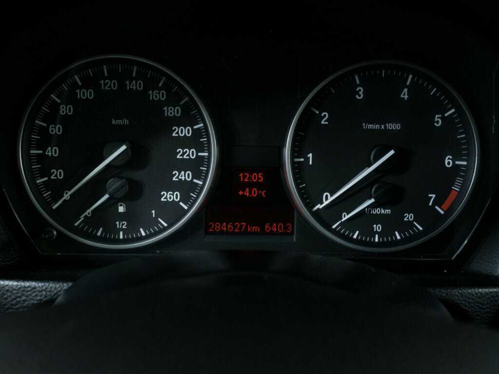 BMW 3 серии с пробегом — 2010 год. Фото: #10