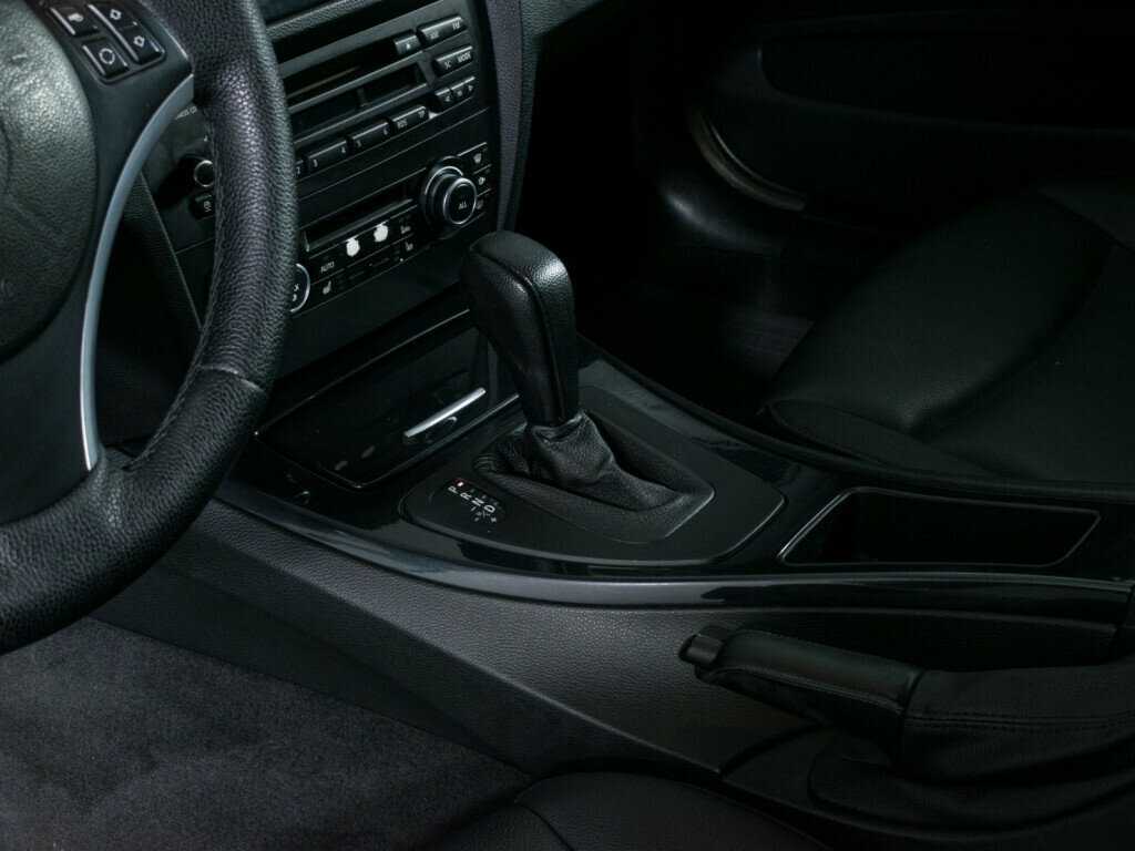 BMW 3 серии с пробегом — 2010 год. Фото: #12