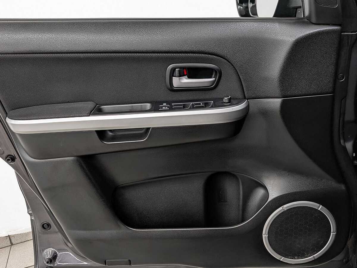 Suzuki Grand Vitara с пробегом — 2011 год. Фото: #17