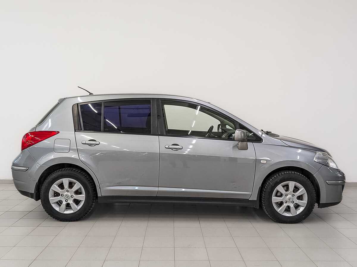 Nissan Tiida с пробегом — 2008 год. Фото: #3