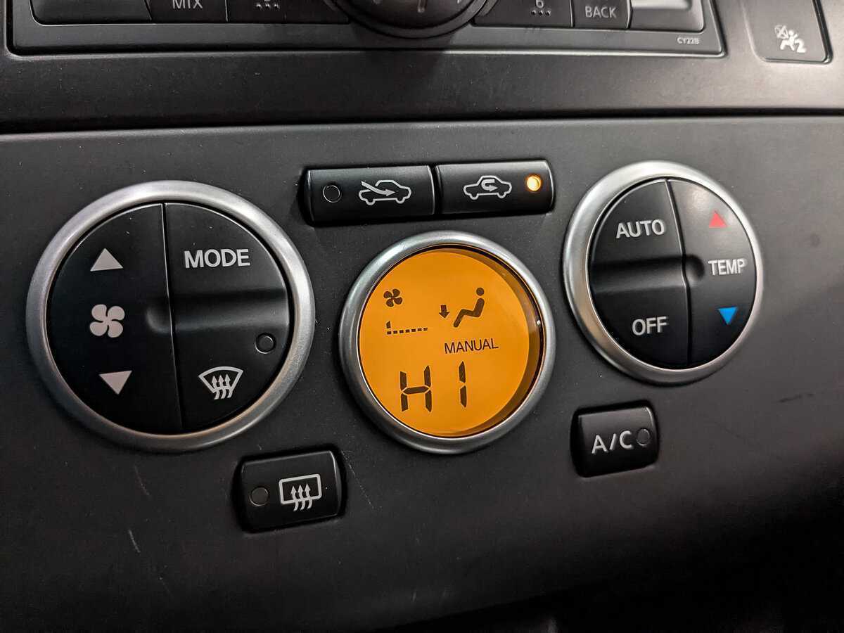 Nissan Tiida с пробегом — 2008 год. Фото: #19