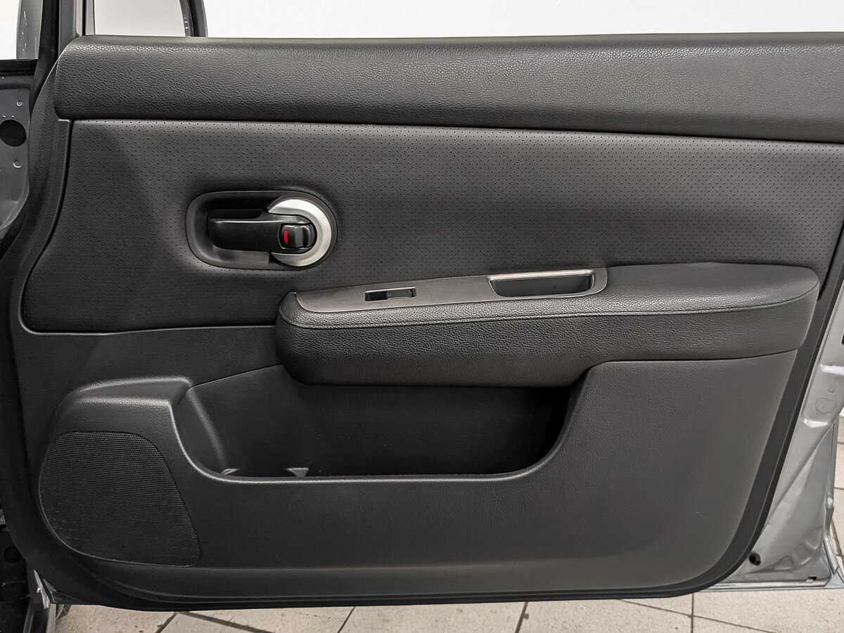 Nissan Tiida с пробегом — 2008 год. Фото: #23