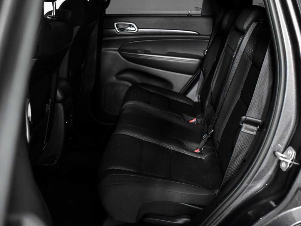 Jeep Grand Cherokee с пробегом — 2018 год. Фото: #9
