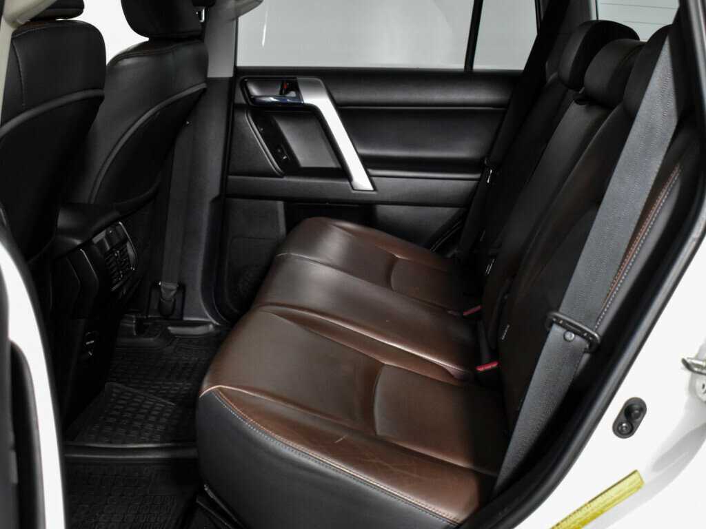 Toyota Land Cruiser Prado с пробегом — 2015 год. Фото: #9