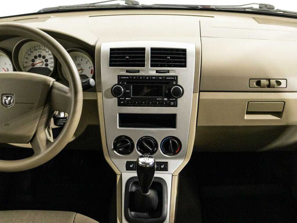 Dodge Caliber с пробегом — 2008 год. Фото: #13