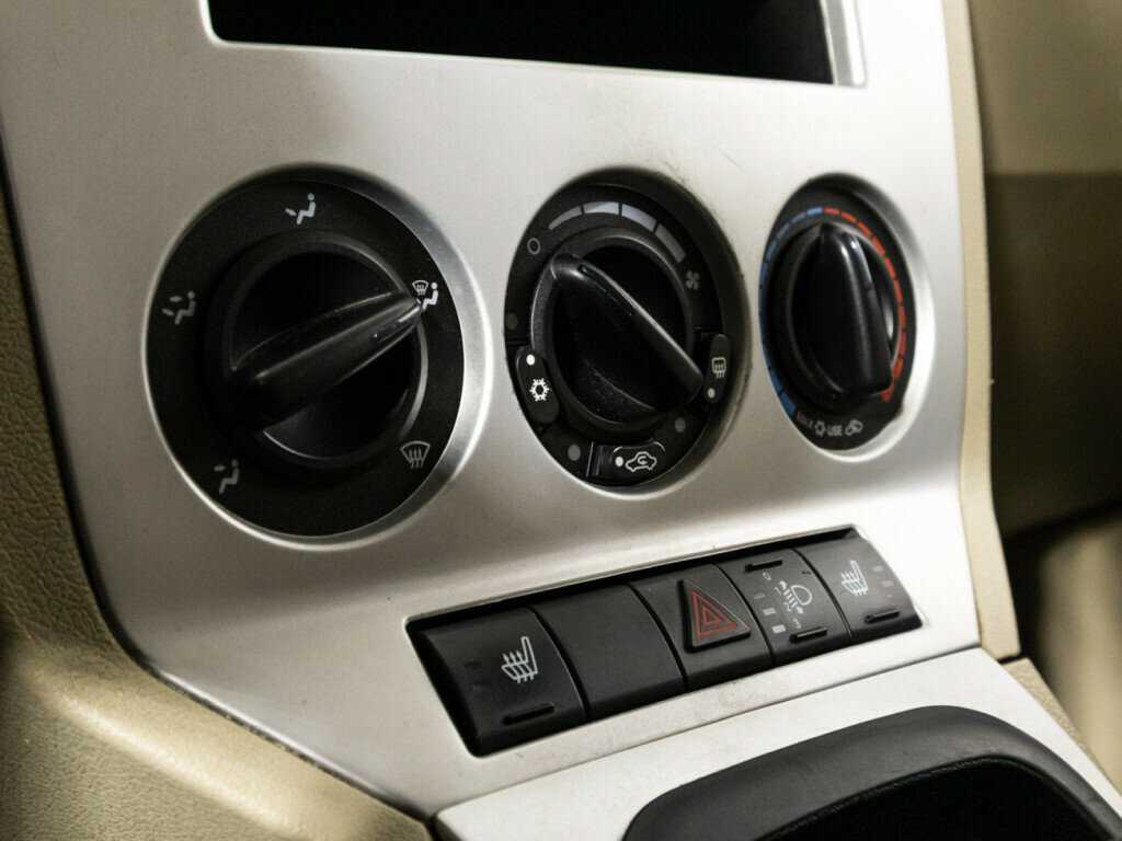 Dodge Caliber с пробегом — 2008 год. Фото: #14