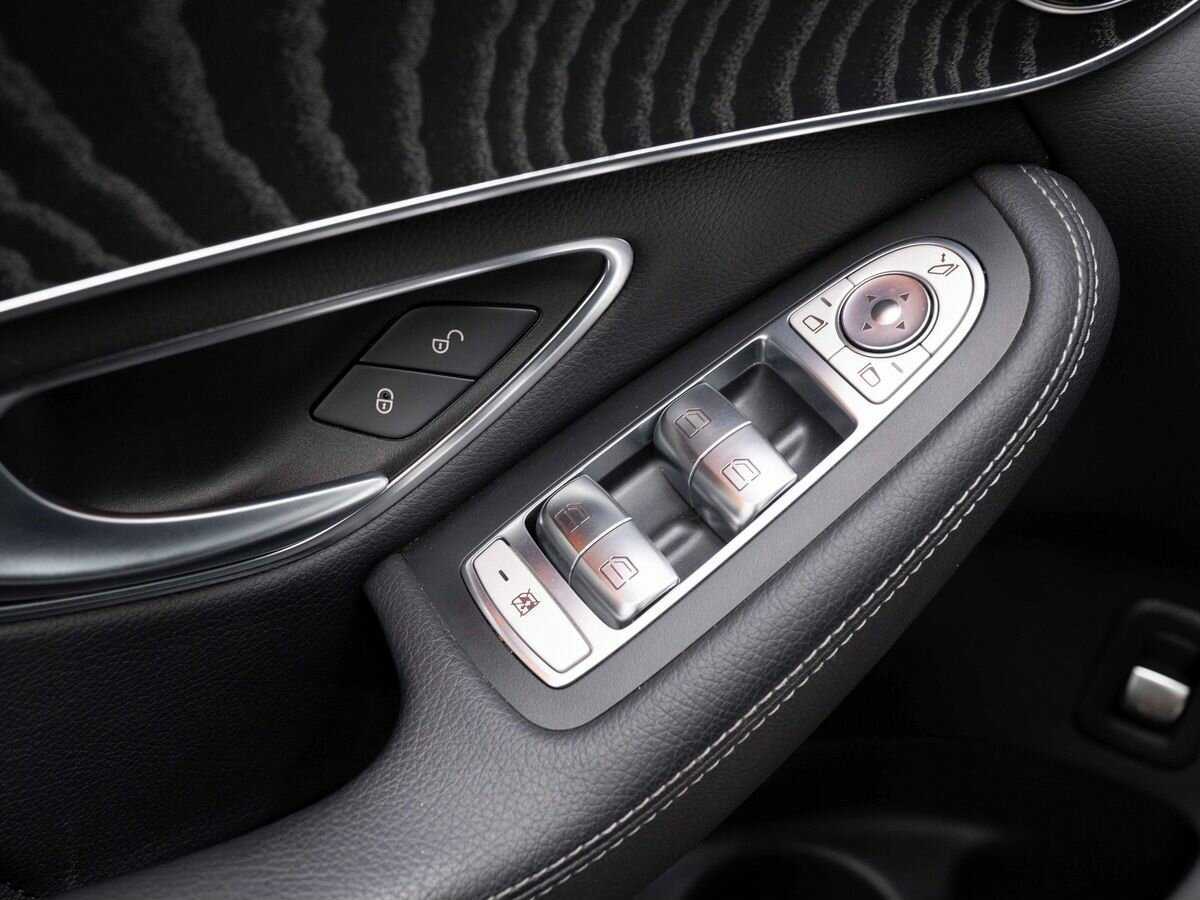 Mercedes-Benz GLC с пробегом — 2016 год. Фото: #16