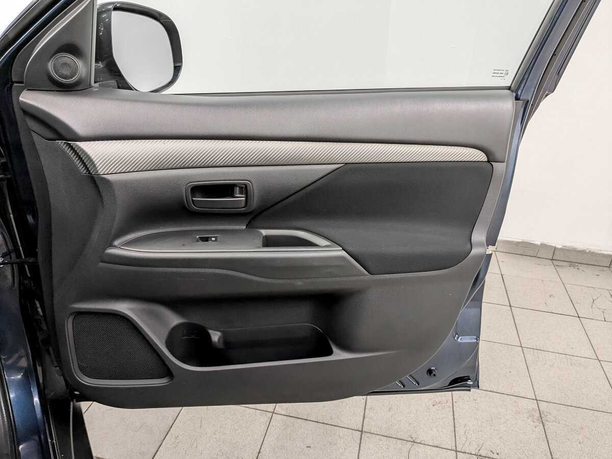 Mitsubishi Outlander с пробегом — 2017 год. Фото: #23