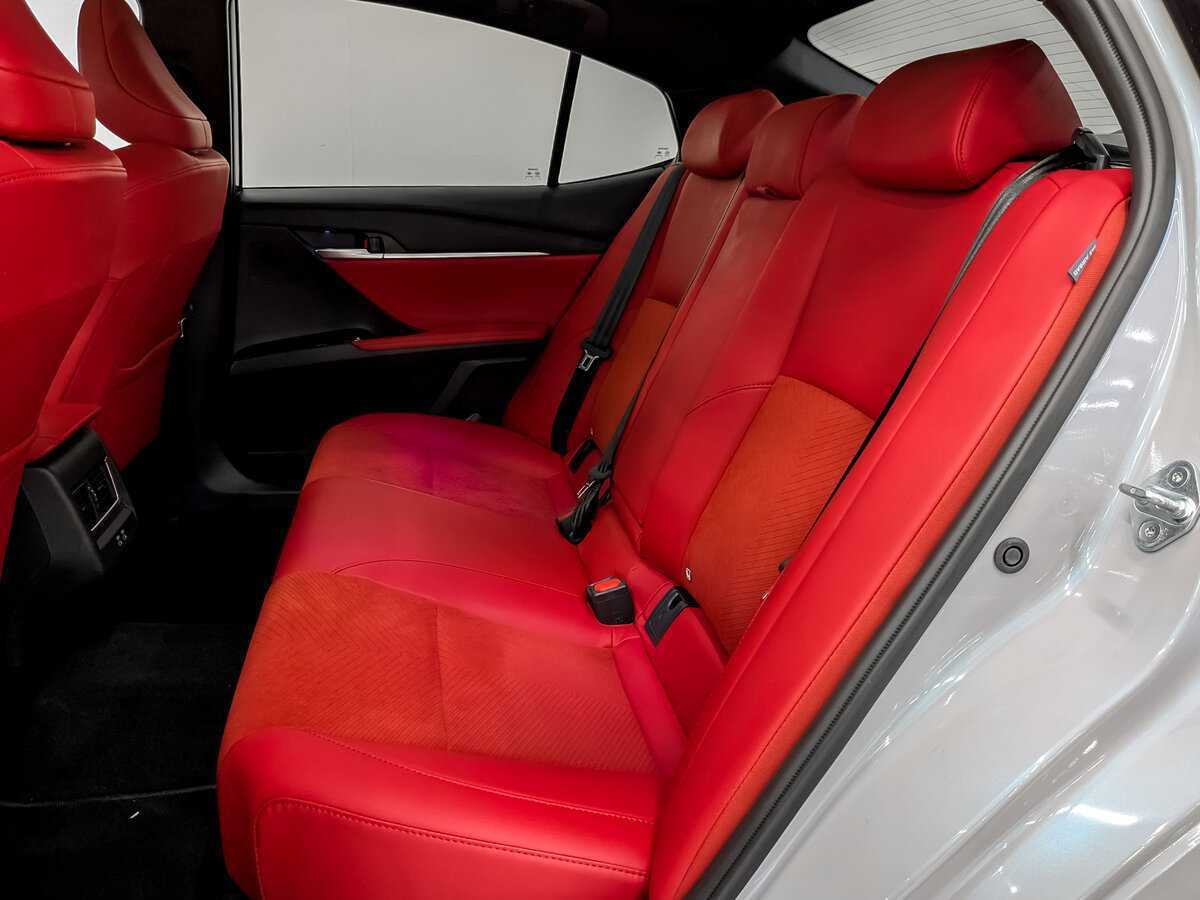 Toyota Camry с пробегом — 2024 год. Фото: #11