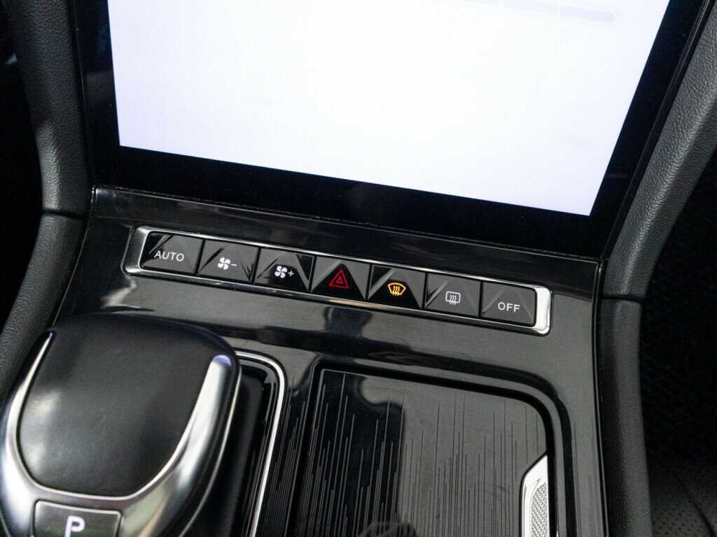 Hongqi H5 с пробегом — 2023 год. Фото: #16