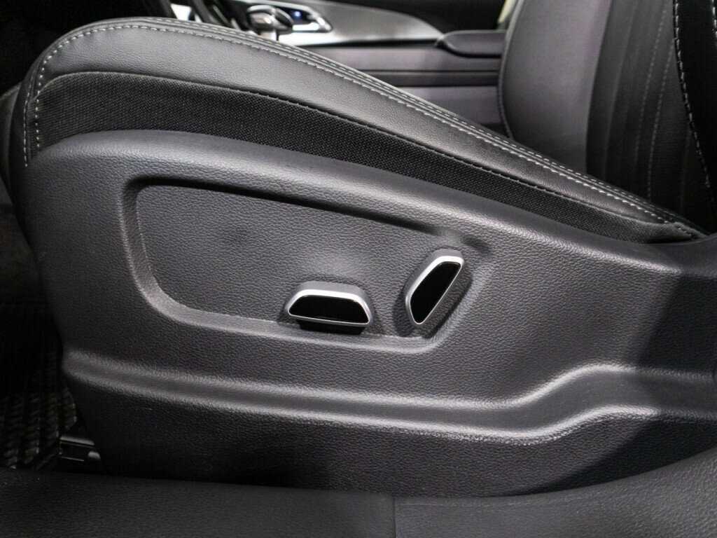 Hongqi H5 с пробегом — 2023 год. Фото: #21