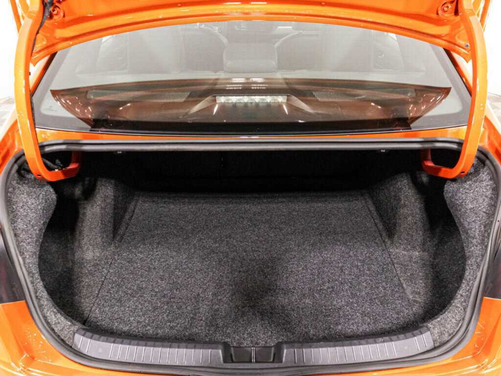 Volkswagen Jetta с пробегом — 2018 год. Фото: #14