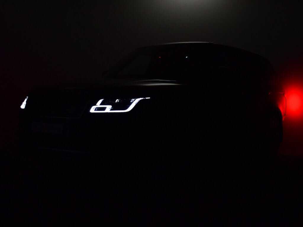 Land Rover Range Rover с пробегом — 2021 год. Фото: #1