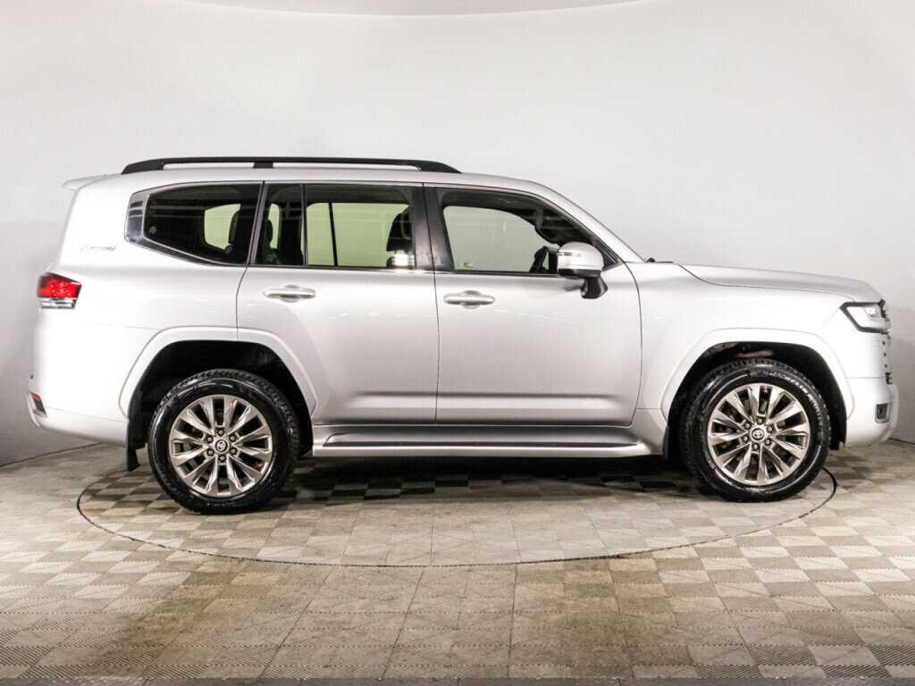 Toyota Land Cruiser с пробегом — 2021 год. Фото: #3