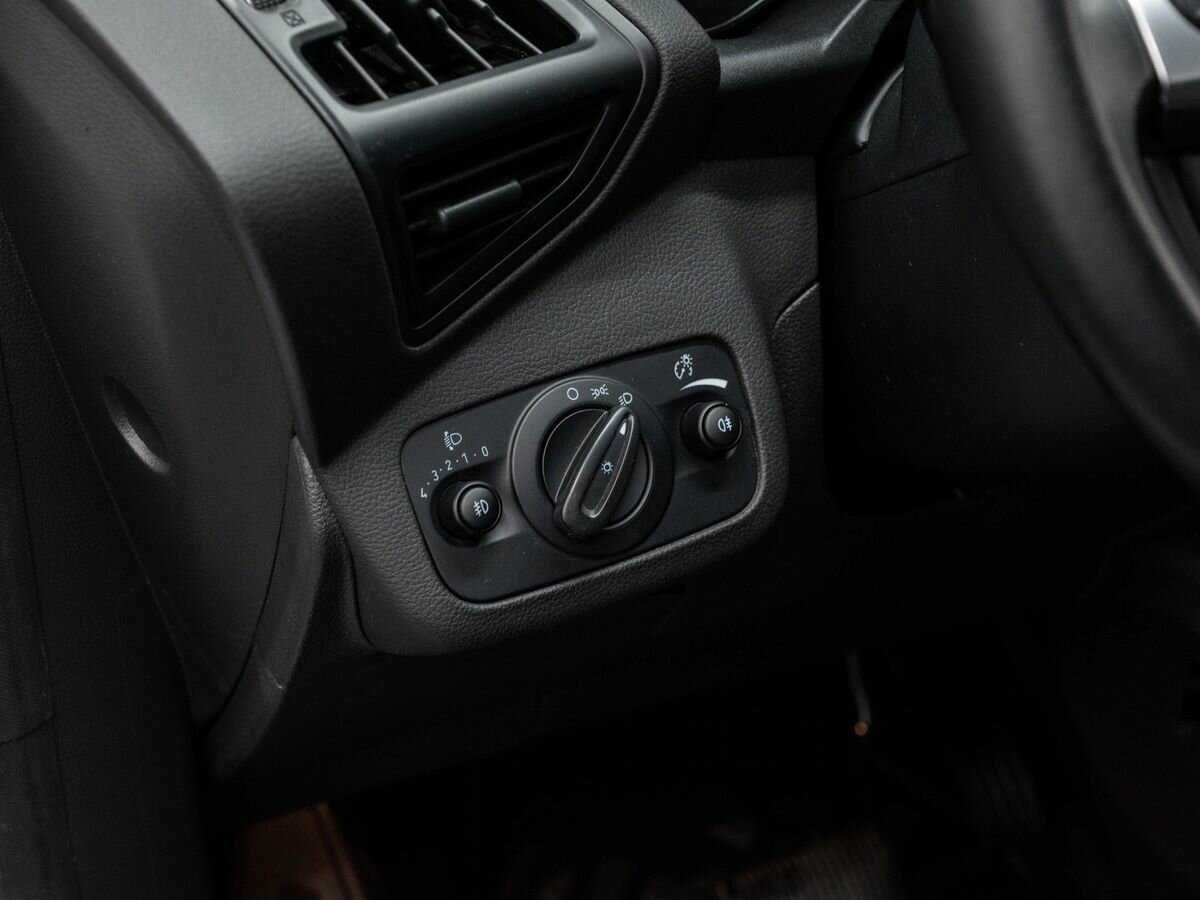 Ford Kuga с пробегом — 2015 год. Фото: #15
