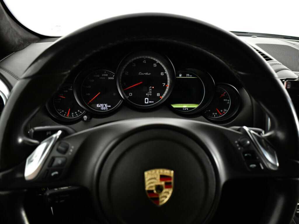 Porsche Cayenne с пробегом — 2012 год. Фото: #10