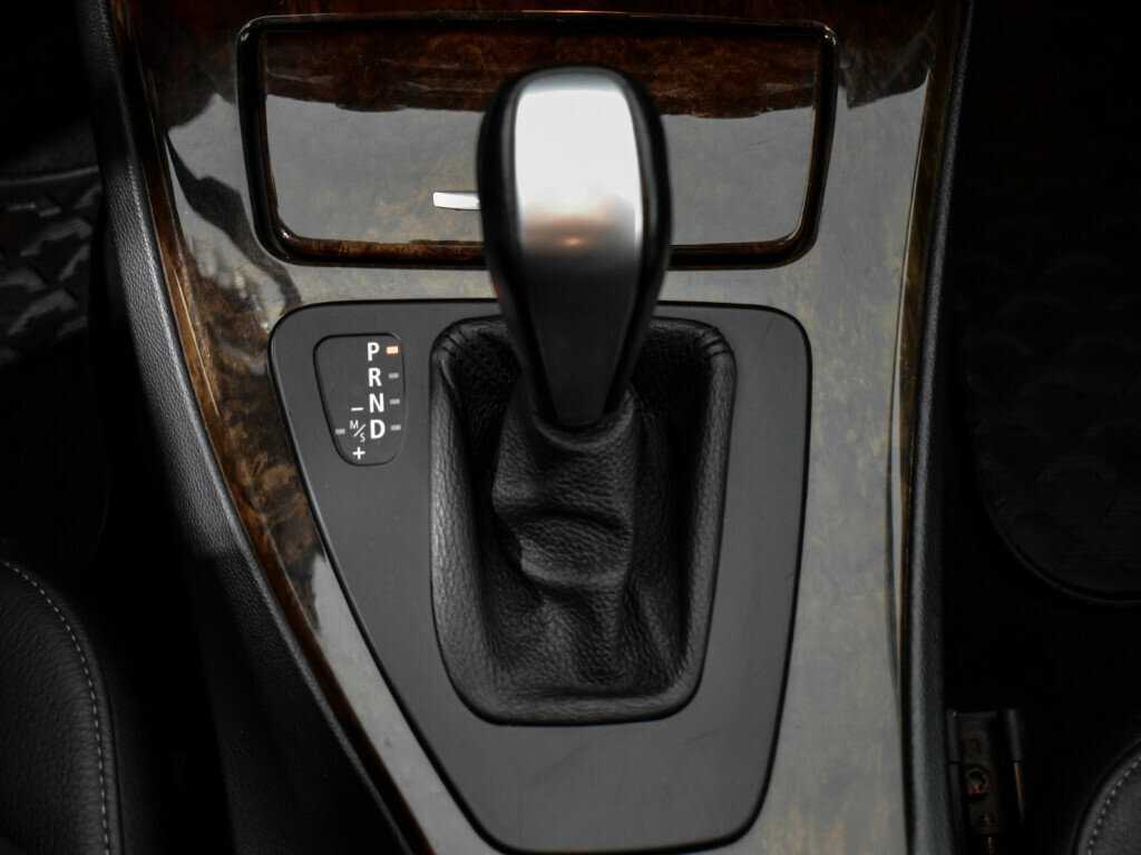 BMW 3 серии с пробегом — 2009 год. Фото: #9