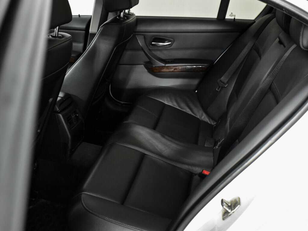 BMW 3 серии с пробегом — 2009 год. Фото: #10