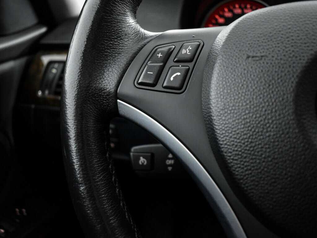 BMW 3 серии с пробегом — 2009 год. Фото: #15