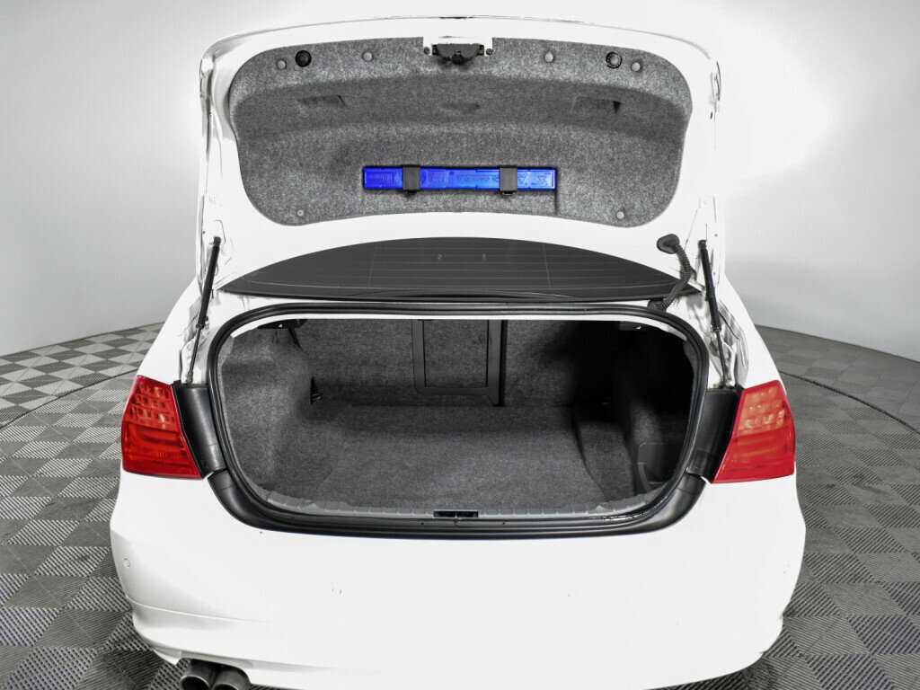 BMW 3 серии с пробегом — 2009 год. Фото: #18