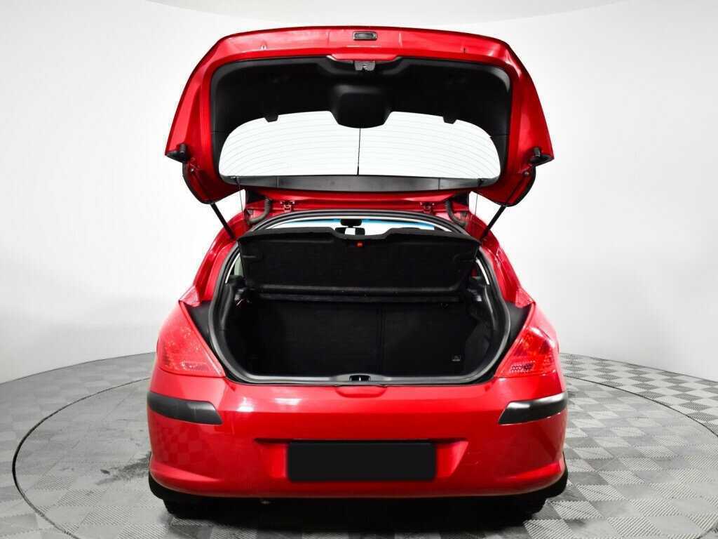 Peugeot 308 с пробегом — 2008 год. Фото: #13