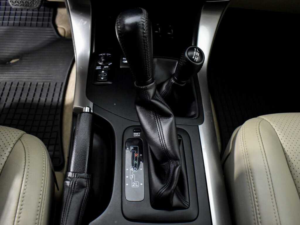 Toyota Land Cruiser Prado с пробегом — 2008 год. Фото: #8