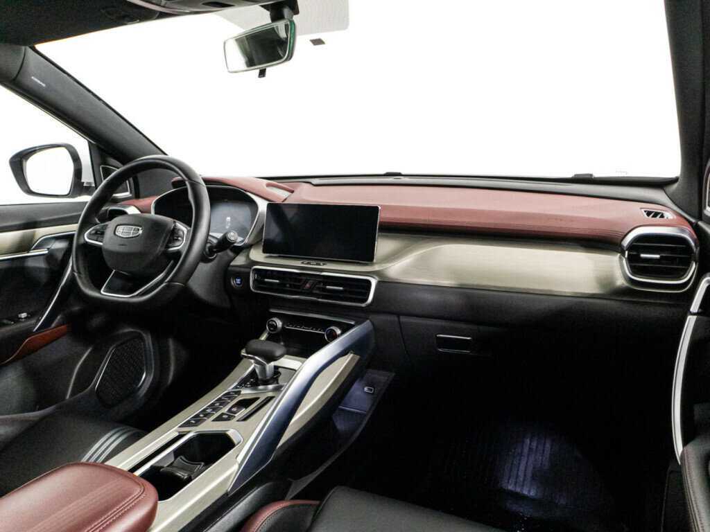 Geely Coolray с пробегом — 2023 год. Фото: #8